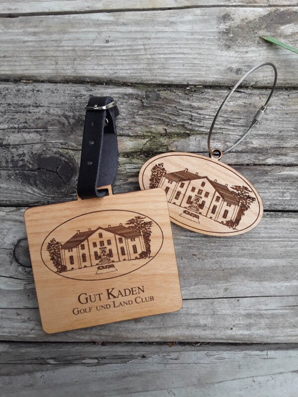 personalisierter Bat Tag aus Holz Gut Kaden