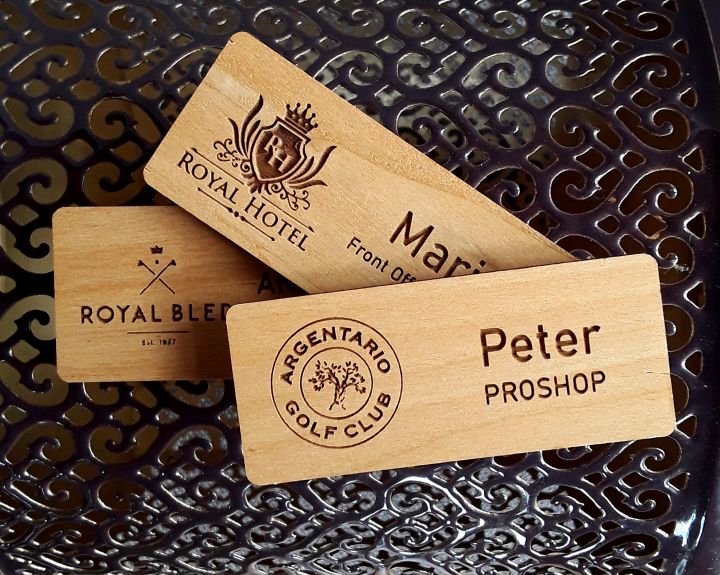Namensschild aus Holz mit Magnet | clubtags-shop
