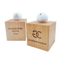 clubtags Eichenwürfel Golfpokal mit Golfball