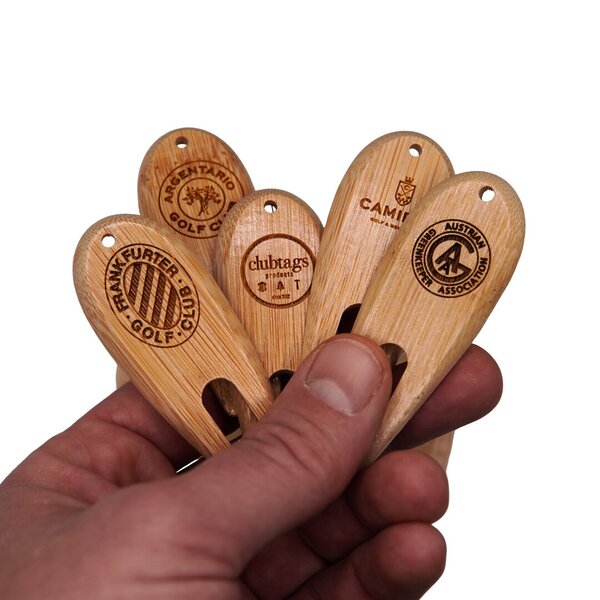 Fourche en bois avec logo